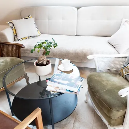 Jasny Apartament Z Balkonem Blisko Plazy W Spokojnej Okolicy By Noclegi Renters
