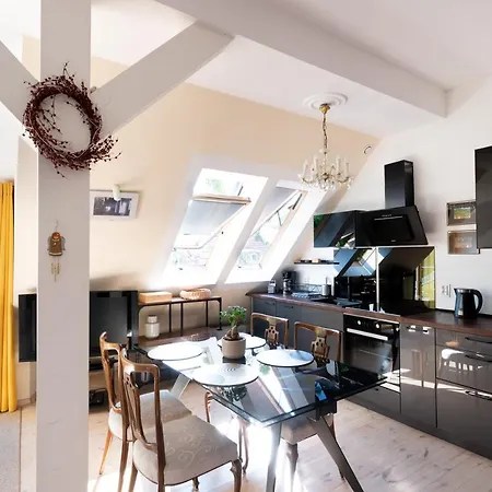Jasny Apartament Z Balkonem Blisko Plazy W Spokojnej Okolicy By Noclegi Renters Sopot