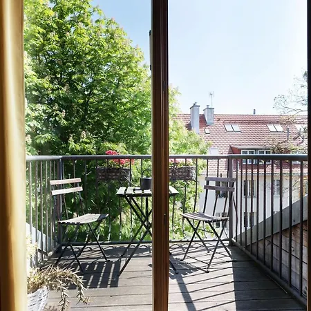Jasny Apartament Z Balkonem Blisko Plazy W Spokojnej Okolicy By Noclegi Renters Daire *