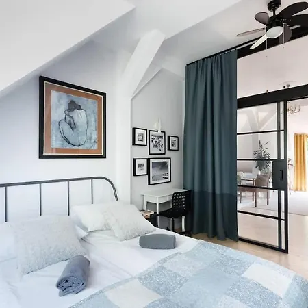Jasny Z Balkonem Blisko Plazy W Spokojnej Okolicy By Renters * Sopot