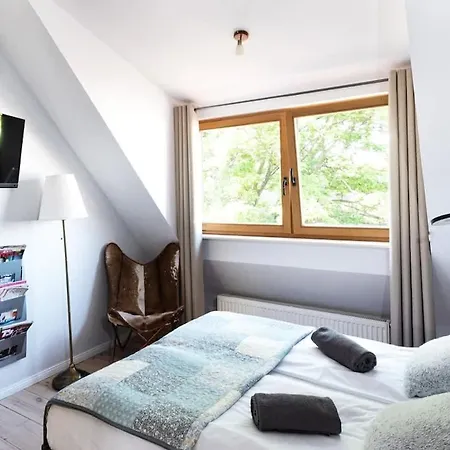 Jasny Apartament Z Balkonem Blisko Plazy W Spokojnej Okolicy By Noclegi Renters Sopot
